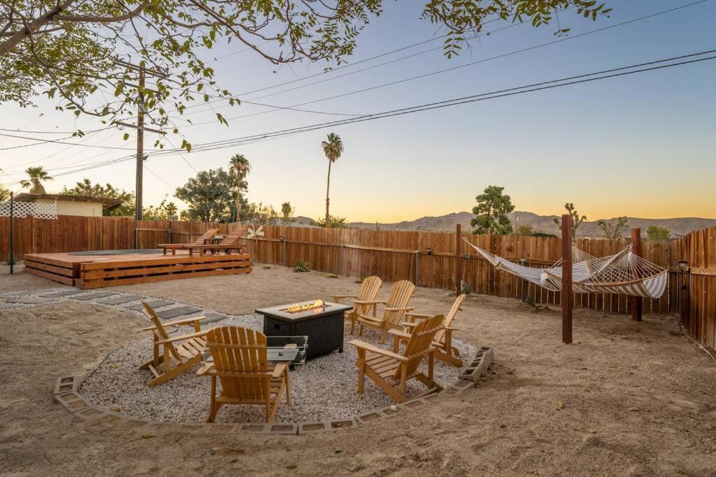 Palm Vista Retreat *Hot Tub/Cowboy Pool/Hammocks* Villa Joshua Tree Ngoại thất bức ảnh