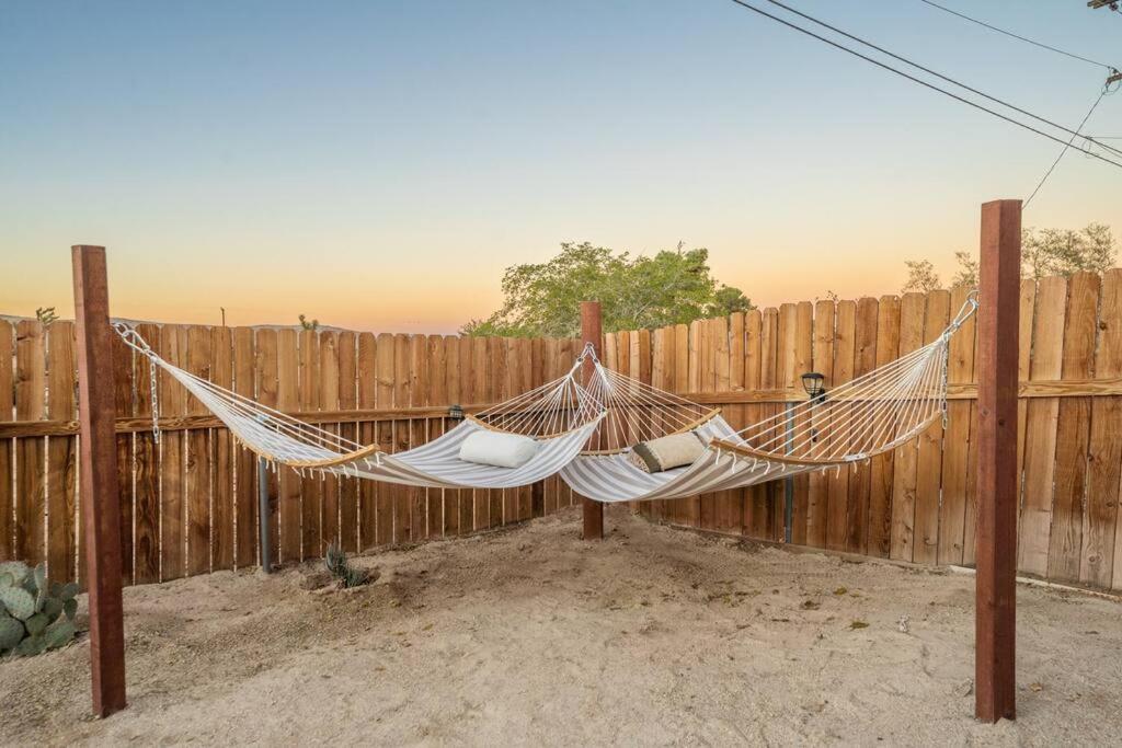 Palm Vista Retreat *Hot Tub/Cowboy Pool/Hammocks* Villa Joshua Tree Ngoại thất bức ảnh