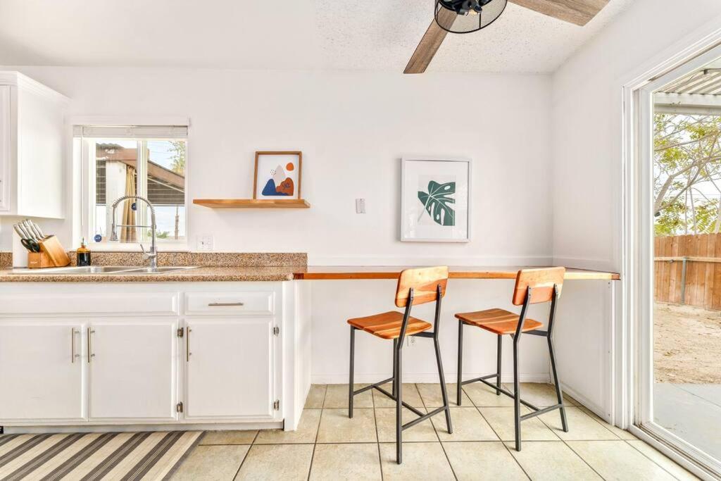 Palm Vista Retreat *Hot Tub/Cowboy Pool/Hammocks* Villa Joshua Tree Ngoại thất bức ảnh