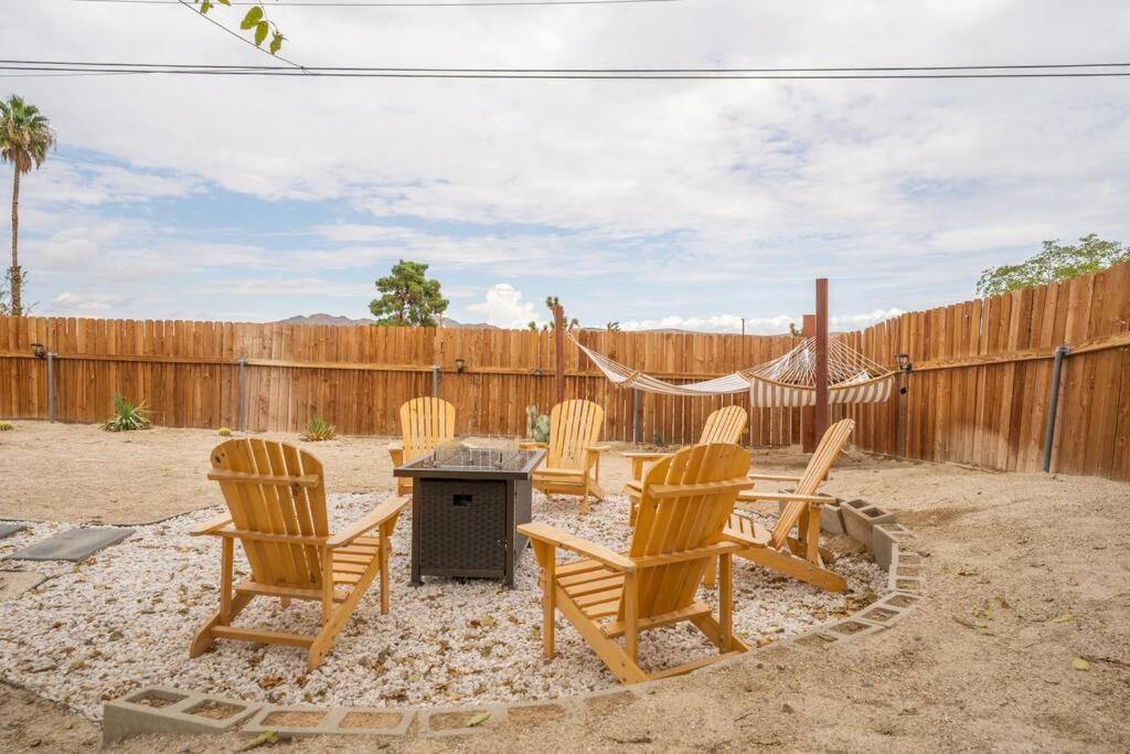 Palm Vista Retreat *Hot Tub/Cowboy Pool/Hammocks* Villa Joshua Tree Ngoại thất bức ảnh