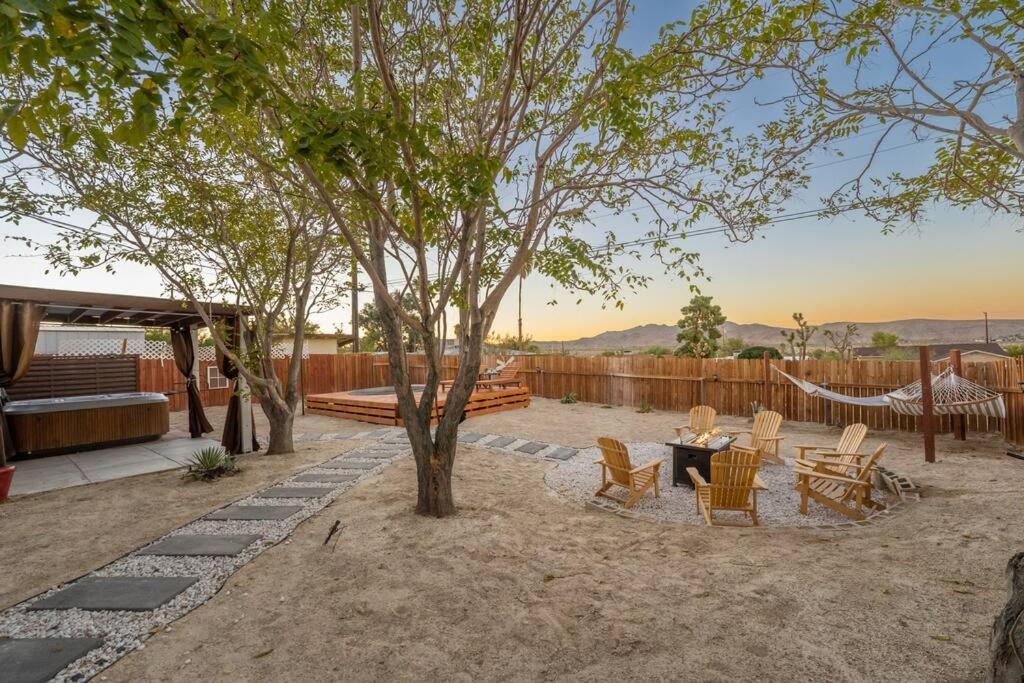 Palm Vista Retreat *Hot Tub/Cowboy Pool/Hammocks* Villa Joshua Tree Ngoại thất bức ảnh