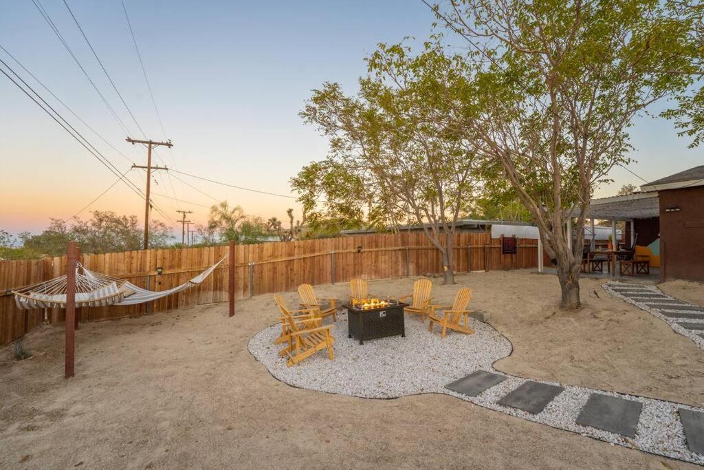 Palm Vista Retreat *Hot Tub/Cowboy Pool/Hammocks* Villa Joshua Tree Ngoại thất bức ảnh